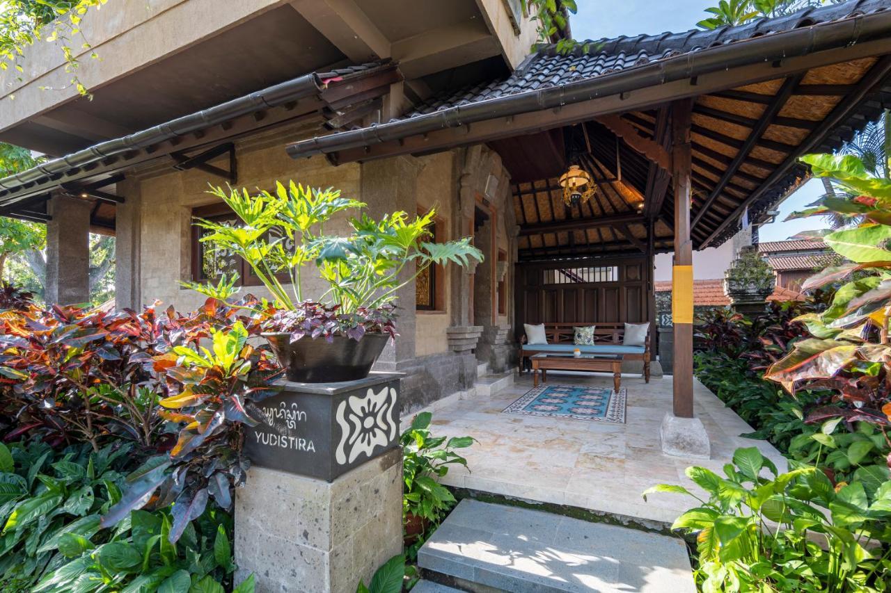 Hotel Puri Saraswati Dijiwa Ubud Esterno foto