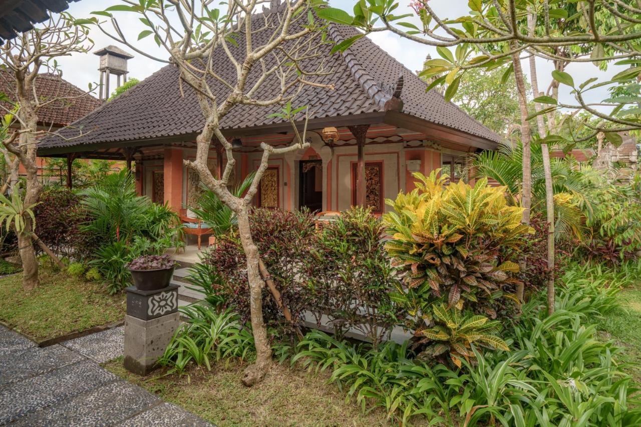 Hotel Puri Saraswati Dijiwa Ubud Esterno foto