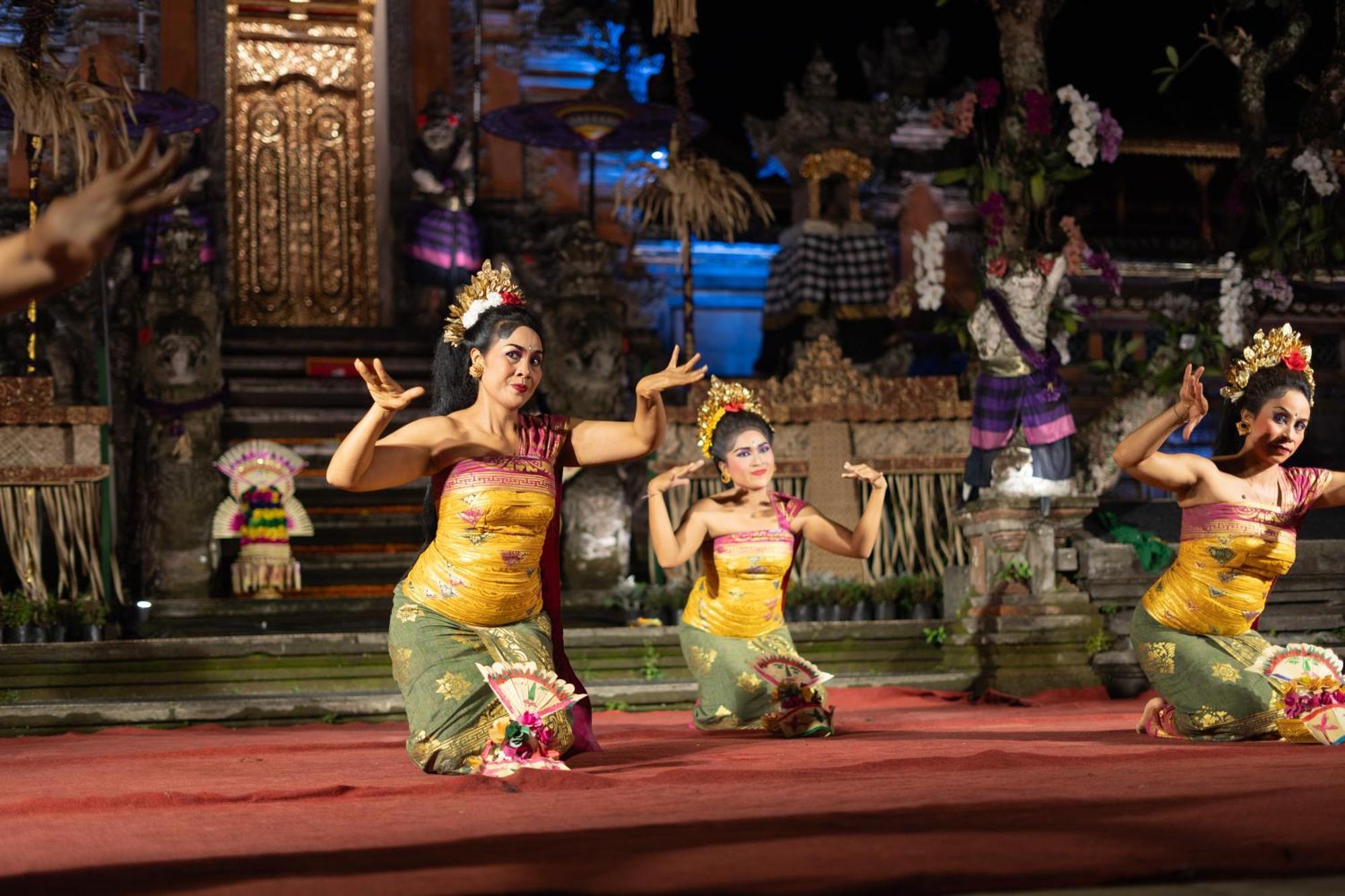 Hotel Puri Saraswati Dijiwa Ubud Esterno foto