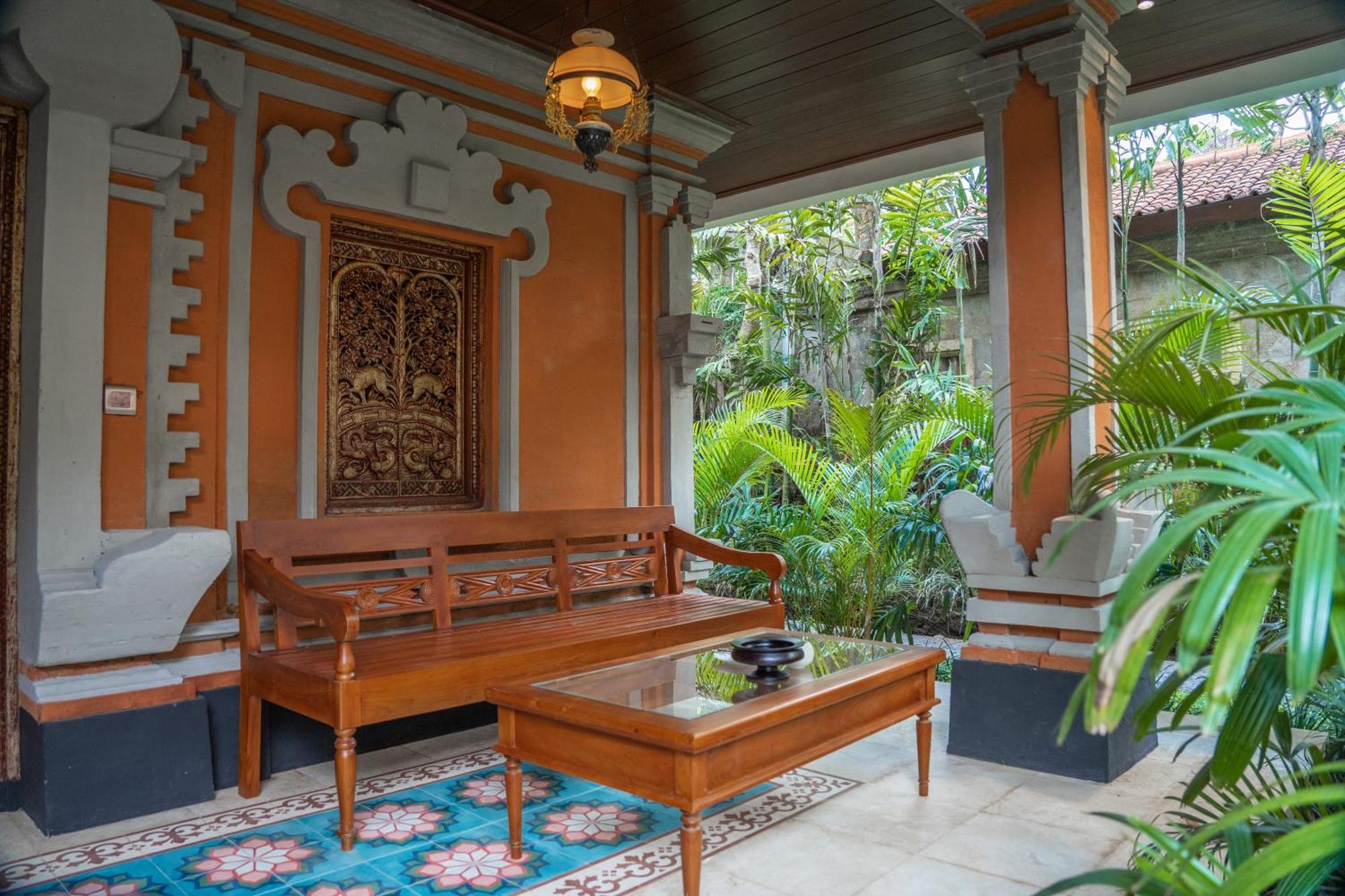 Hotel Puri Saraswati Dijiwa Ubud Esterno foto